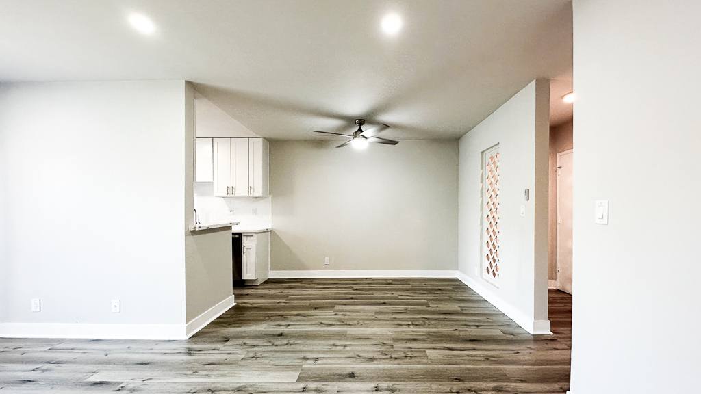 Apartment for rent at 2233 S Ridgeley Dr #106, Los Angeles, CA 90016