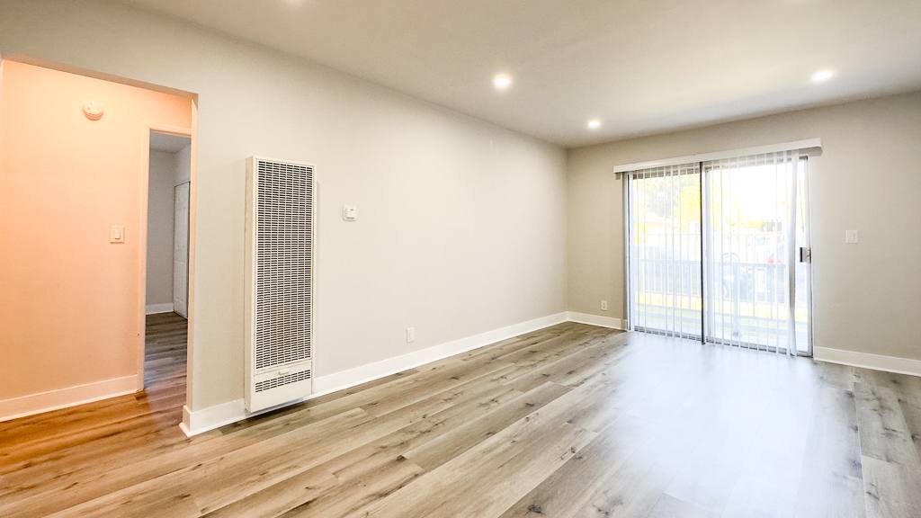 Apartment for rent at 2233 S Ridgeley Dr #106, Los Angeles, CA 90016