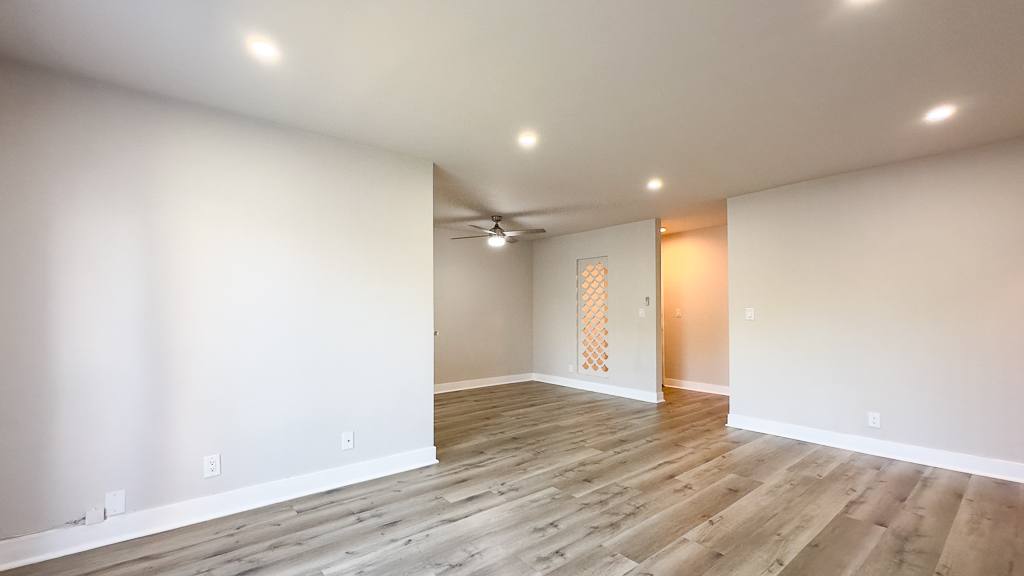 Apartment for rent at 2233 S Ridgeley Dr #106, Los Angeles, CA 90016