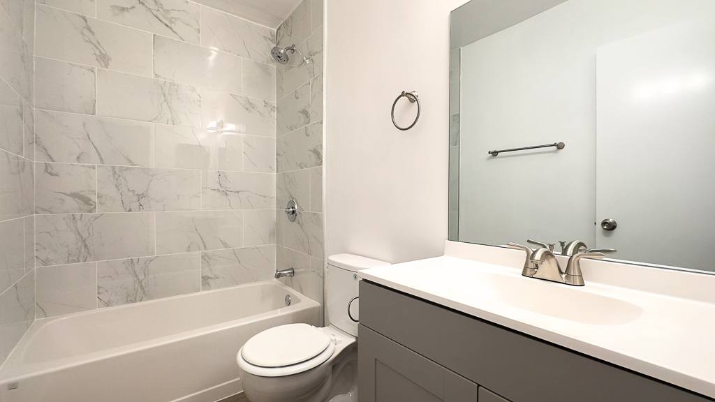 Apartment for rent at 2233 S Ridgeley Dr #106, Los Angeles, CA 90016