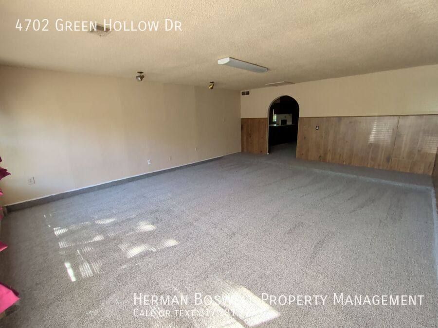 House for rent at 4702 Green Hollow Dr, Arlington, TX 76017
