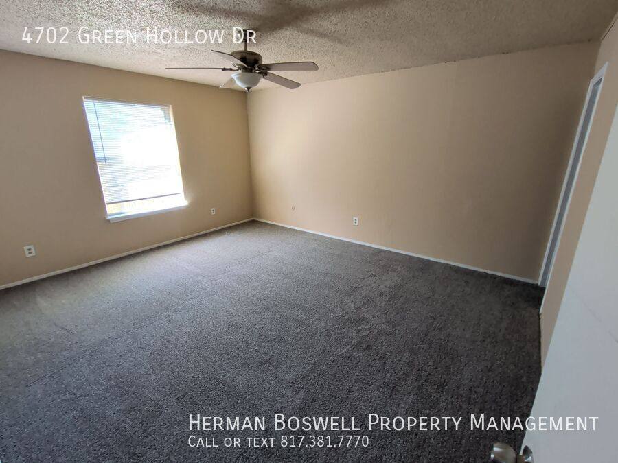 House for rent at 4702 Green Hollow Dr, Arlington, TX 76017