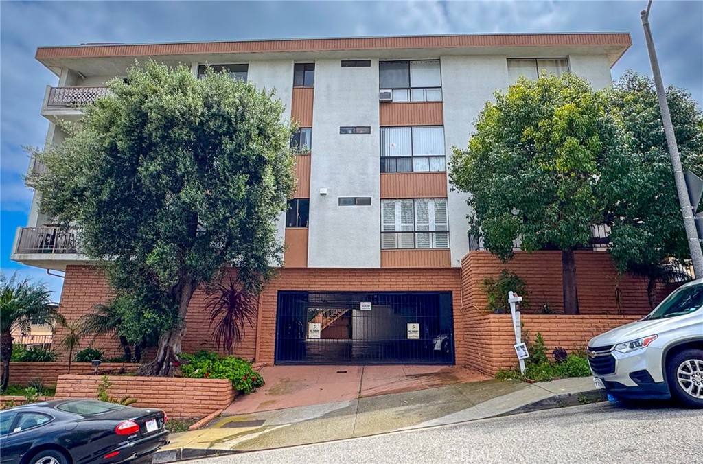 Condo for rent at 665 W 24th St #208, San Pedro, CA 90731