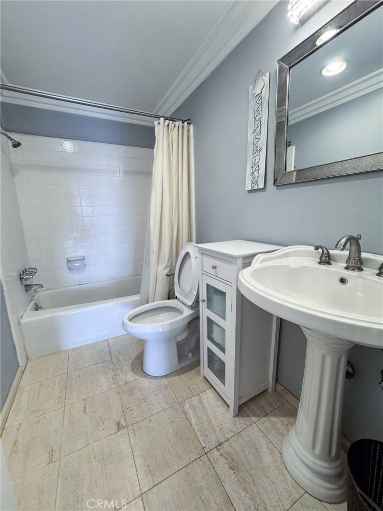 Condo for rent at 665 W 24th St #208, San Pedro, CA 90731
