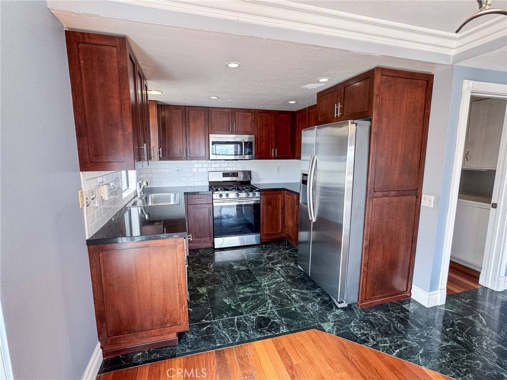 Condo for rent at 665 W 24th St #208, San Pedro, CA 90731