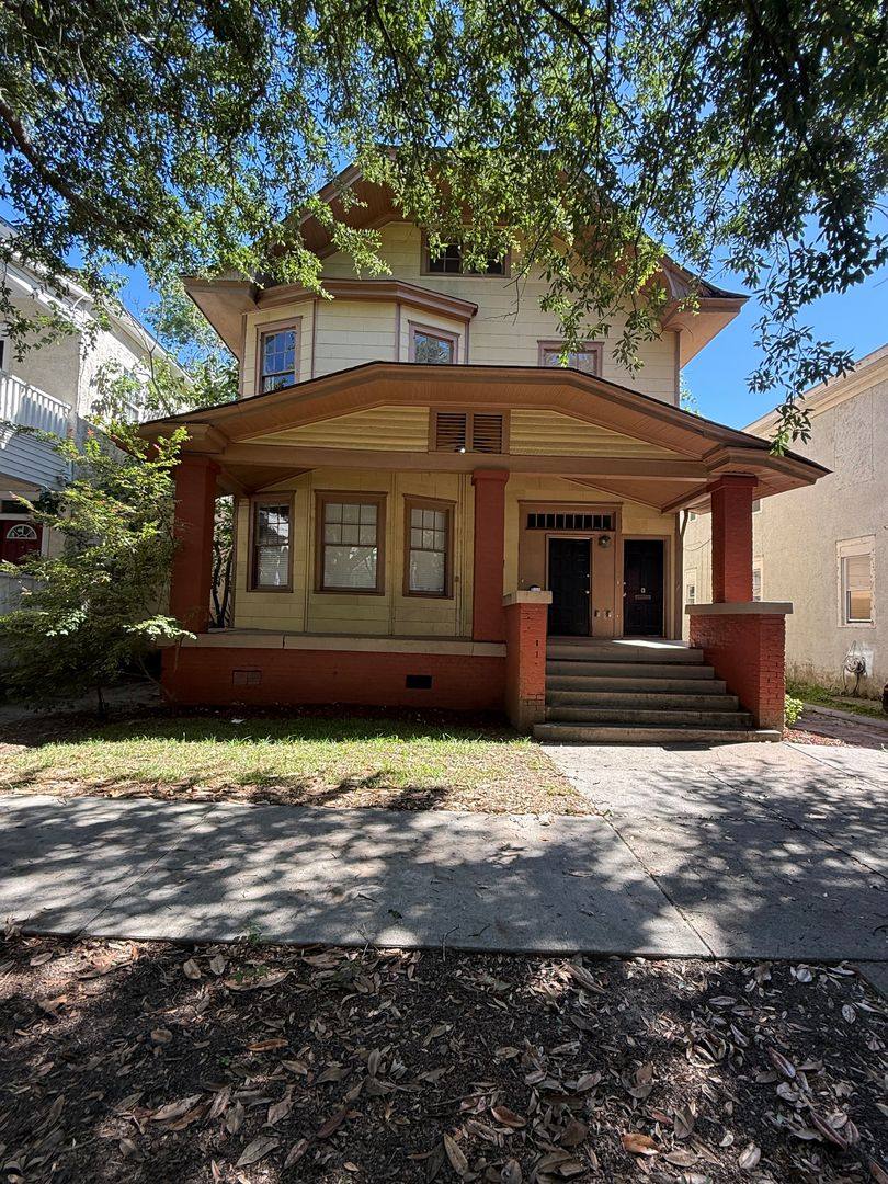 House for rent at 823 E Henry St, Savannah, GA 31401