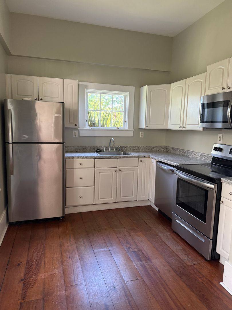 House for rent at 823 E Henry St, Savannah, GA 31401