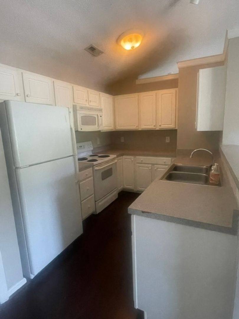 Condo for rent at 832 Scholastic Dr, Winston Salem, NC 27106