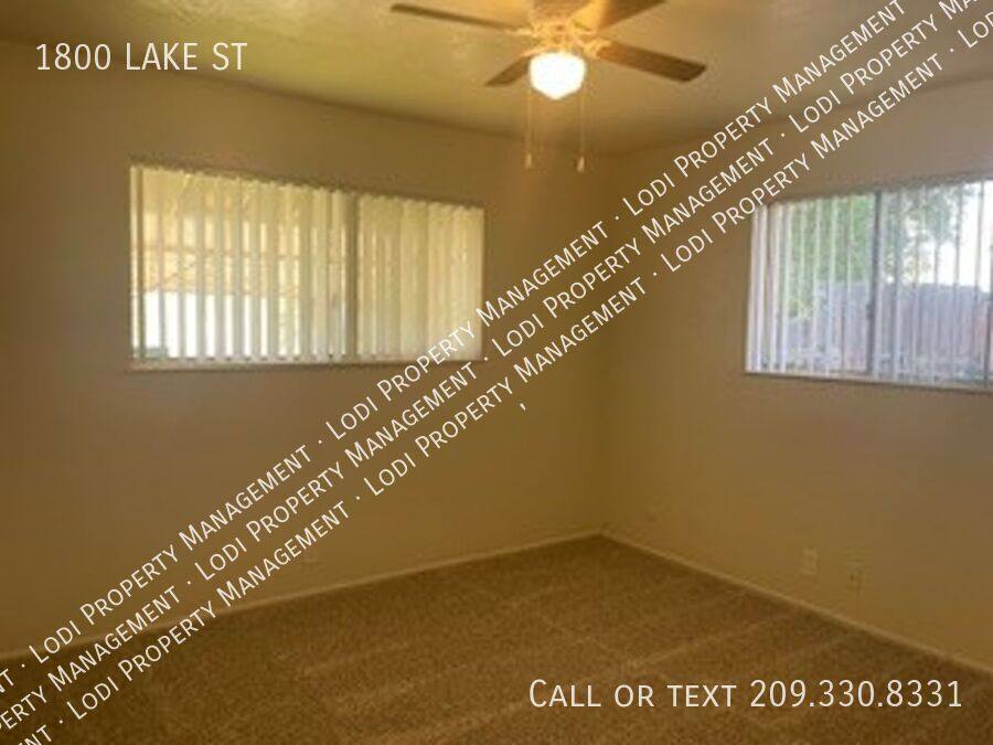 Apartment for rent at 1800 Lake St, Lodi, CA 95242