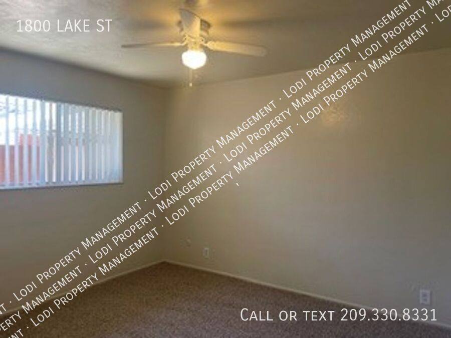 Apartment for rent at 1800 Lake St, Lodi, CA 95242