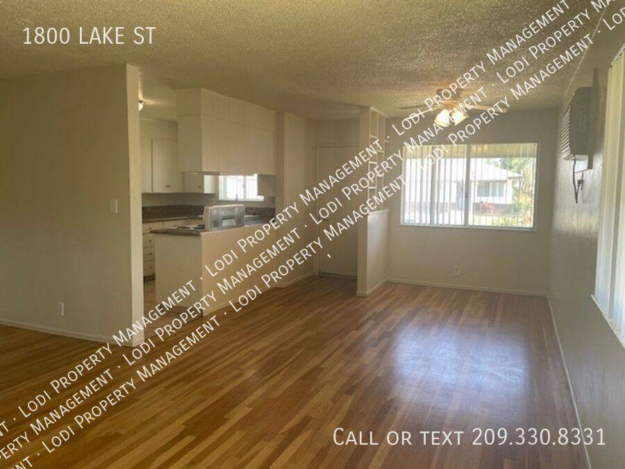 Apartment for rent at 1800 Lake St, Lodi, CA 95242