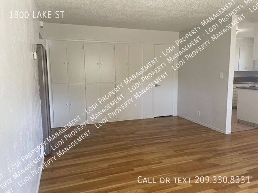 Apartment for rent at 1800 Lake St, Lodi, CA 95242