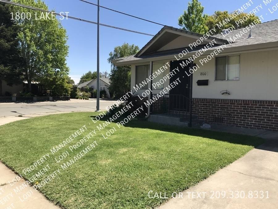 Apartment for rent at 1800 Lake St, Lodi, CA 95242