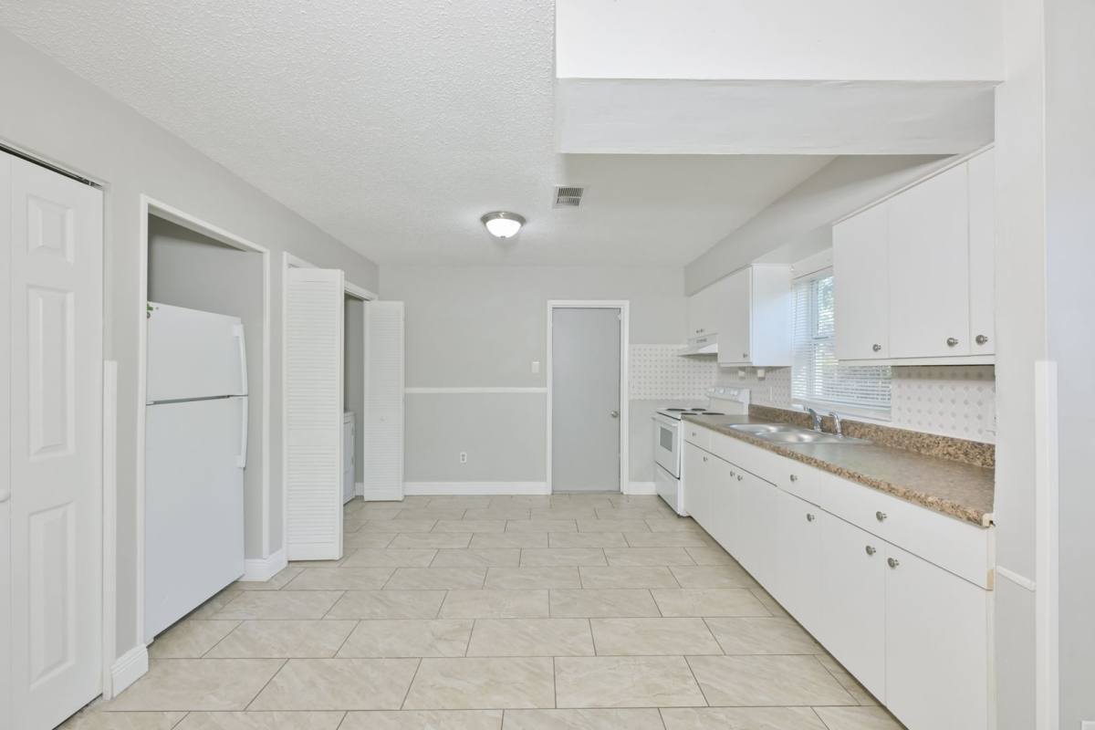 House for rent at 15616 Avalon Ave, Clearwater, FL 33760