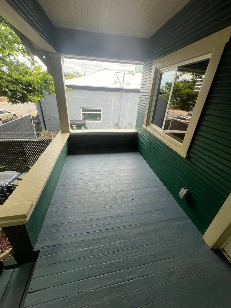Townhouse for rent at 1082-1084 W 2nd St, Eugene, OR 97401