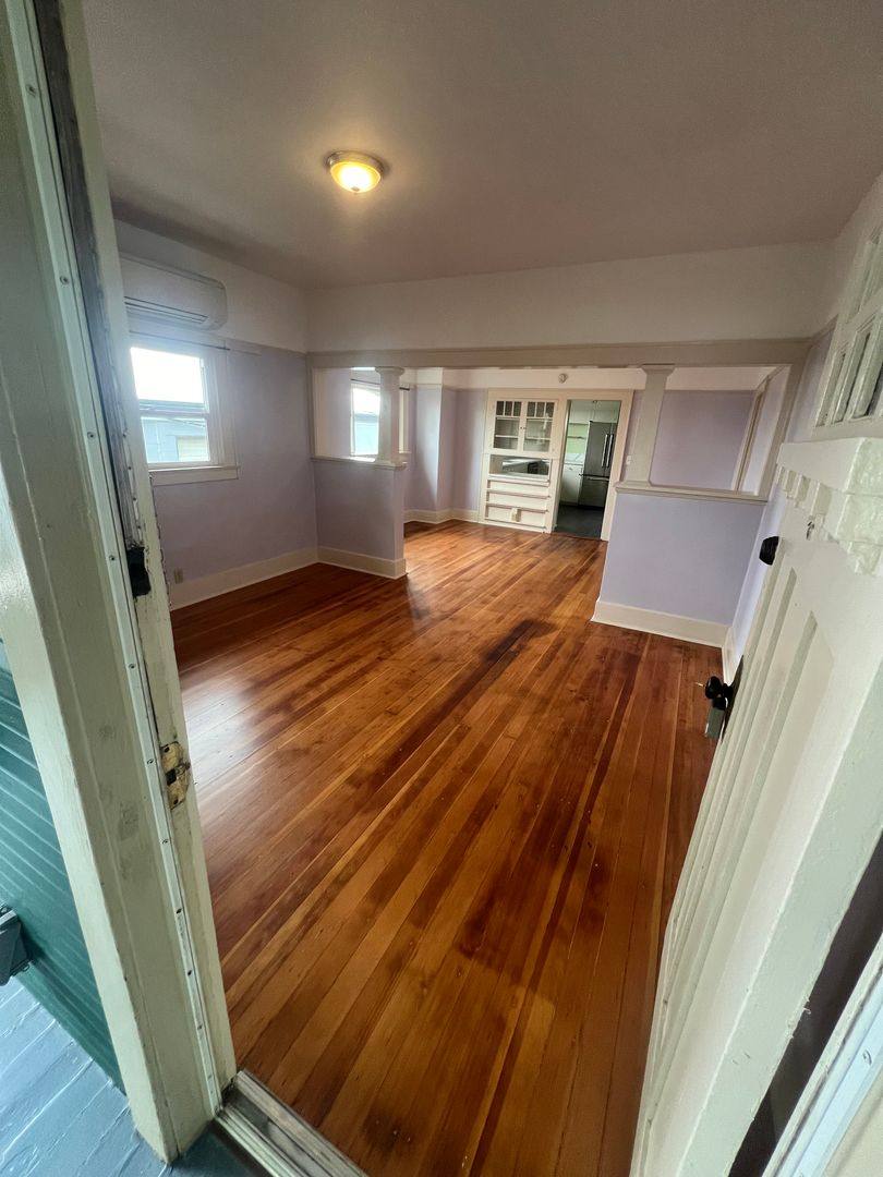 Townhouse for rent at 1082-1084 W 2nd St, Eugene, OR 97401