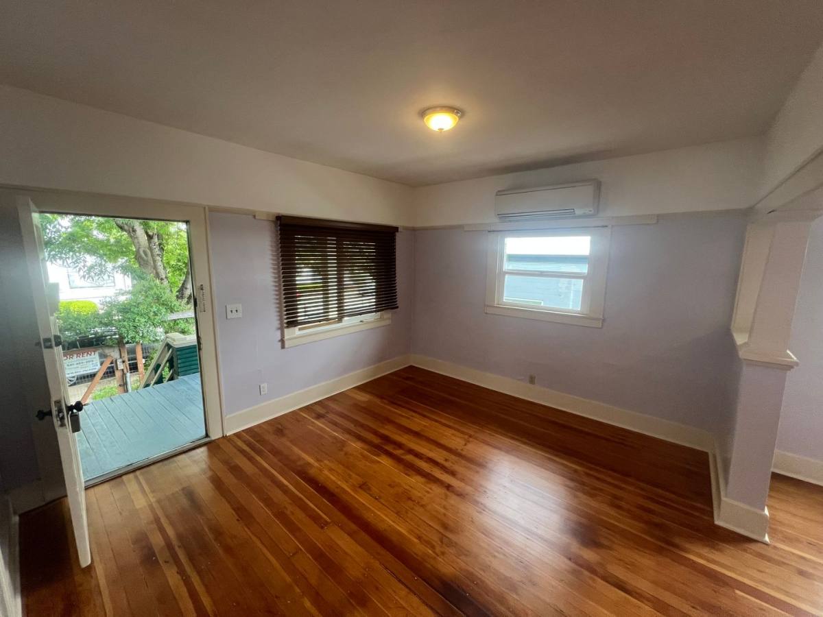 Townhouse for rent at 1082-1084 W 2nd St, Eugene, OR 97401