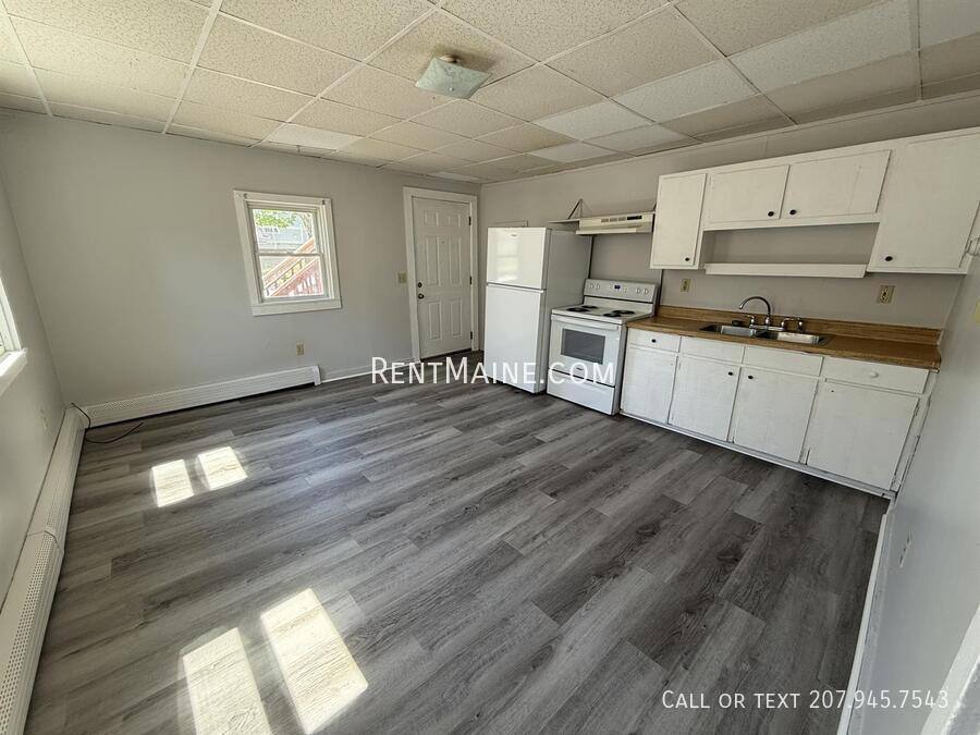 Apartment for rent at 56 Charles St, Bangor, ME 04401