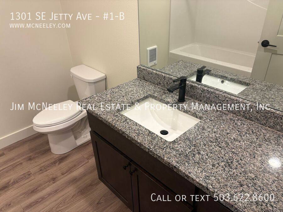 Apartment for rent at 1301 SE Jetty Ave #1-B, Warrenton, OR 97146