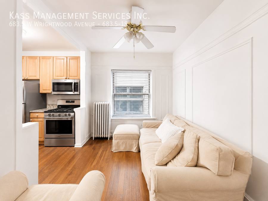 Apartment for rent at 6835 W Wrightwood Ave #1S, Chicago, IL 60614