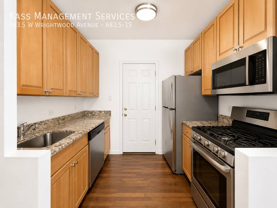 Apartment for rent at 6835 W Wrightwood Ave #1S, Chicago, IL 60614