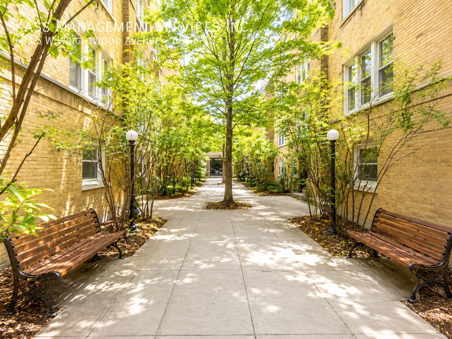 Apartment for rent at 6835 W Wrightwood Ave #1S, Chicago, IL 60614