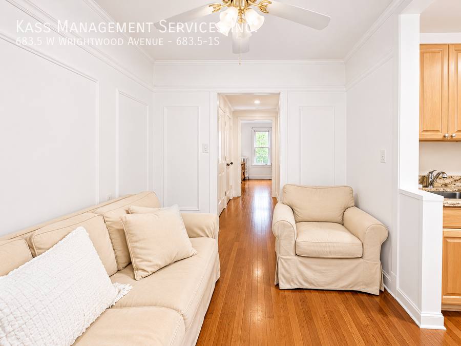 Apartment for rent at 6835 W Wrightwood Ave #1S, Chicago, IL 60614