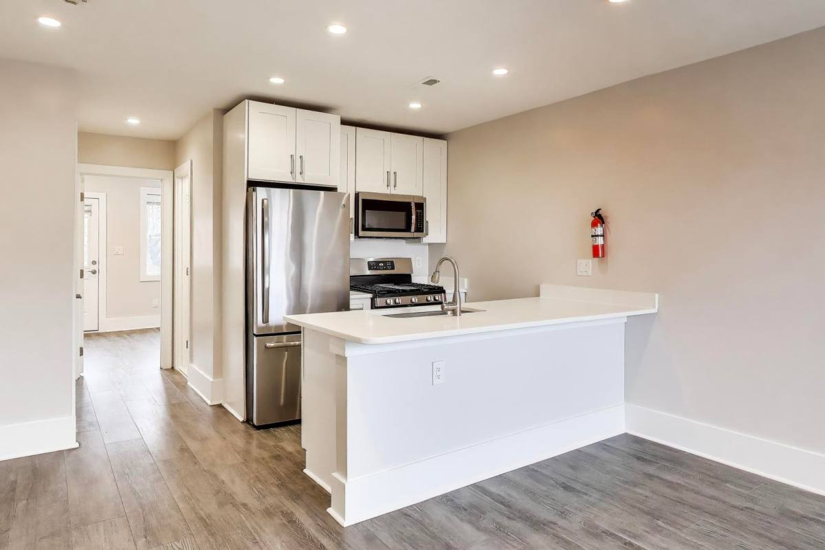 Apartment for rent at 924 19th St NE, Washington, DC 20002