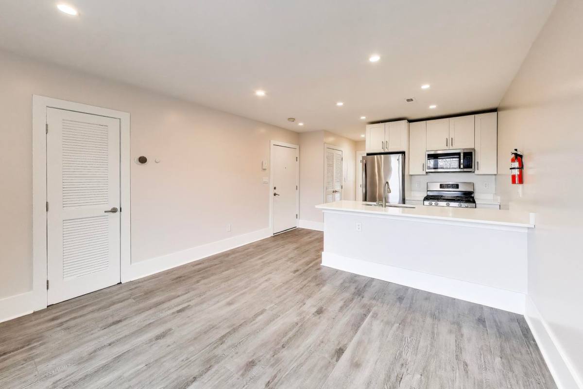 Apartment for rent at 924 19th St NE, Washington, DC 20002