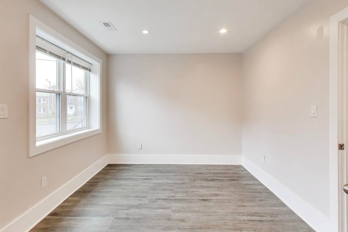 Apartment for rent at 924 19th St NE, Washington, DC 20002