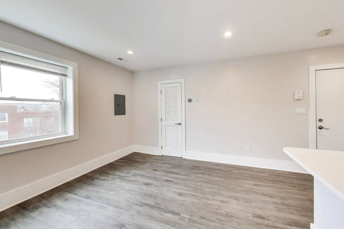 Apartment for rent at 924 19th St NE, Washington, DC 20002