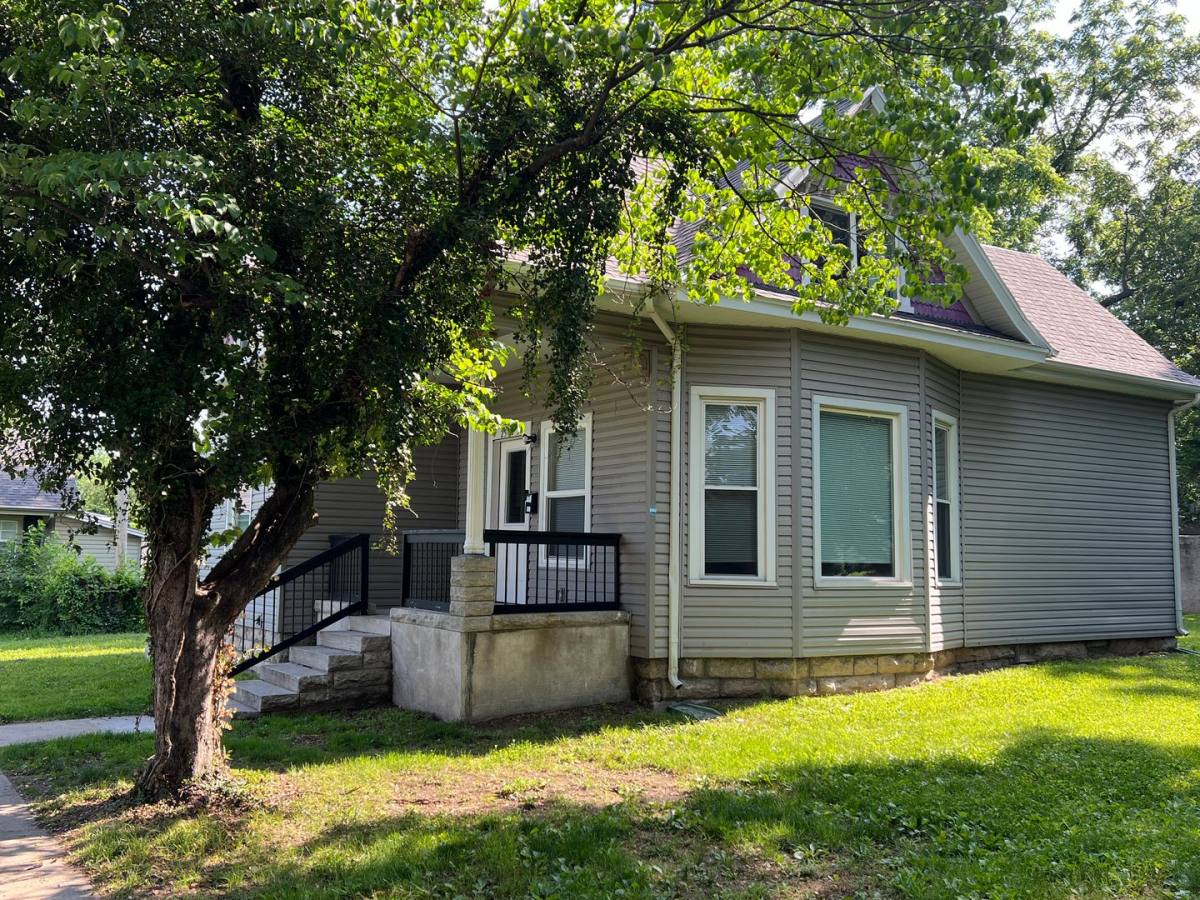 House for rent at 2508 N National, Springfield, MO 65803