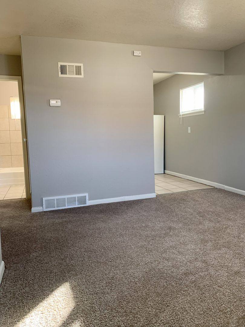 Apartment for rent at 2715 W 42nd Ave, Kansas City, KS 66103