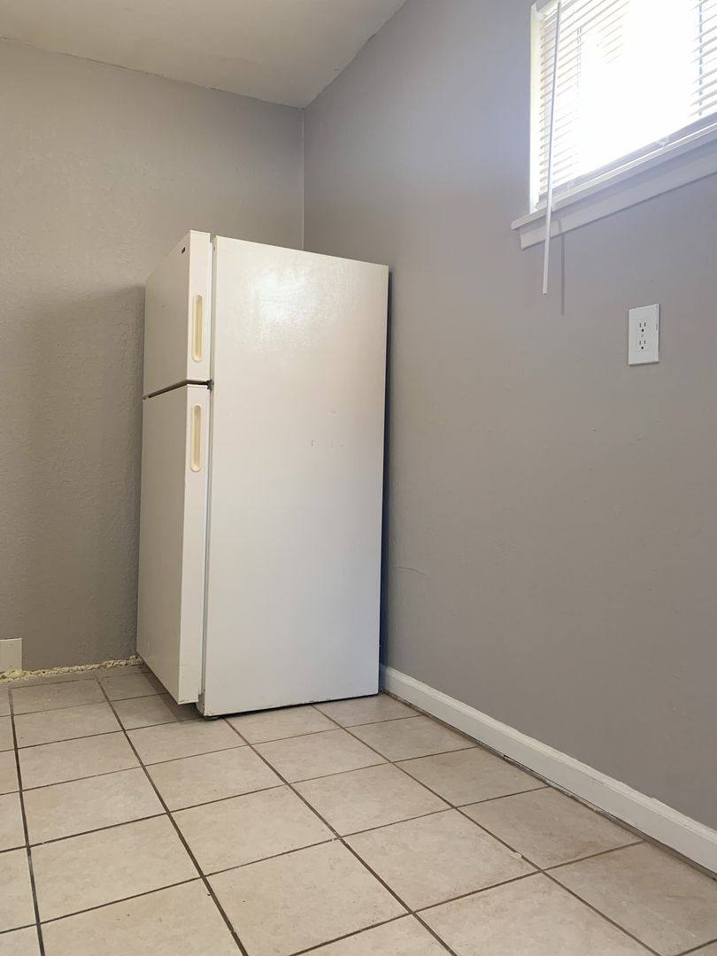 Apartment for rent at 2715 W 42nd Ave, Kansas City, KS 66103