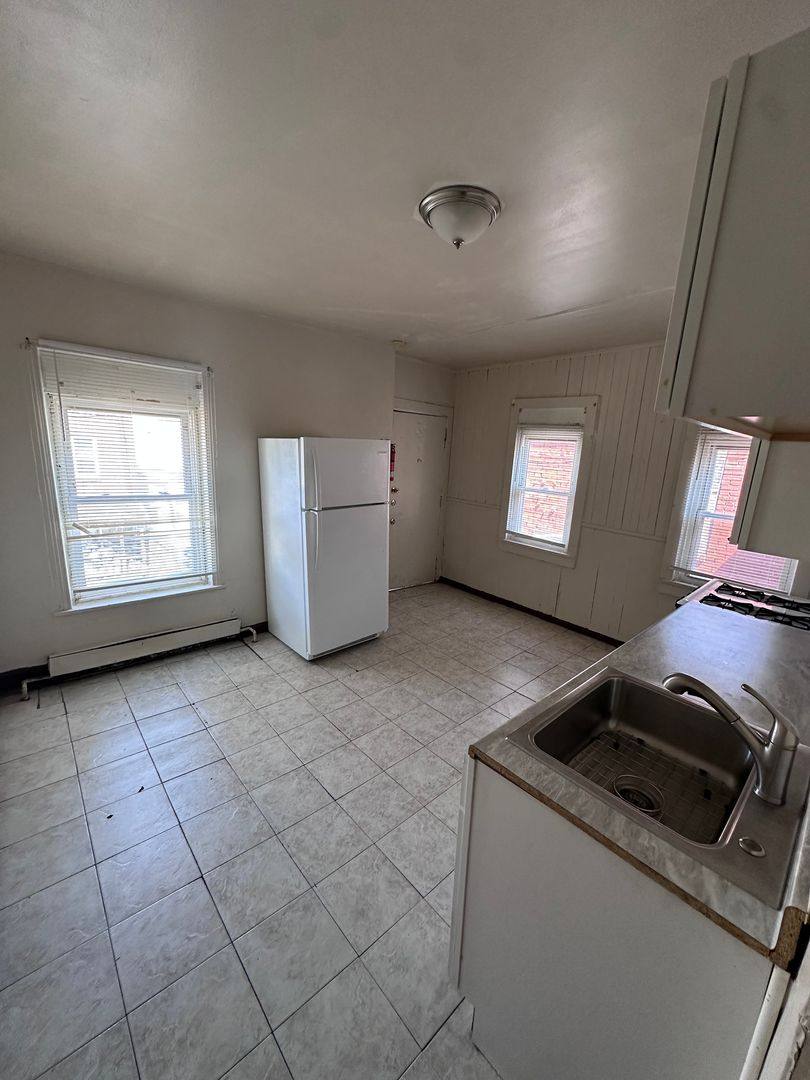 Apartment for rent at 238 S 6th St, Reading, PA 19602
