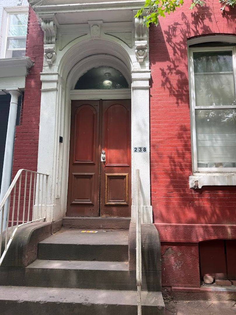 Apartment for rent at 238 S 6th St, Reading, PA 19602