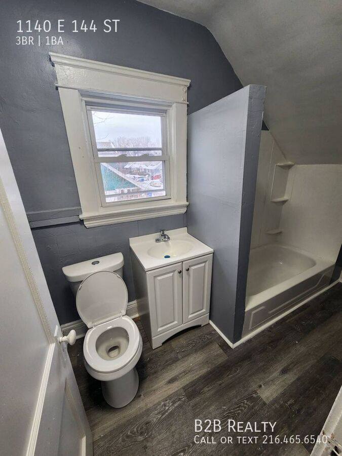 Apartment for rent at 1140 E 144 St, Cleveland, OH 44110