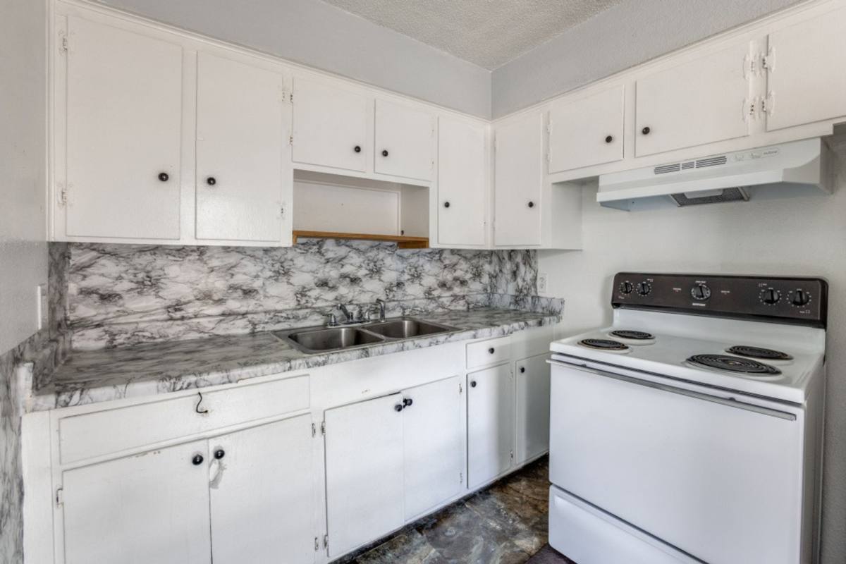 Apartment for rent at 1711 Wichita St, Houston, TX 77004