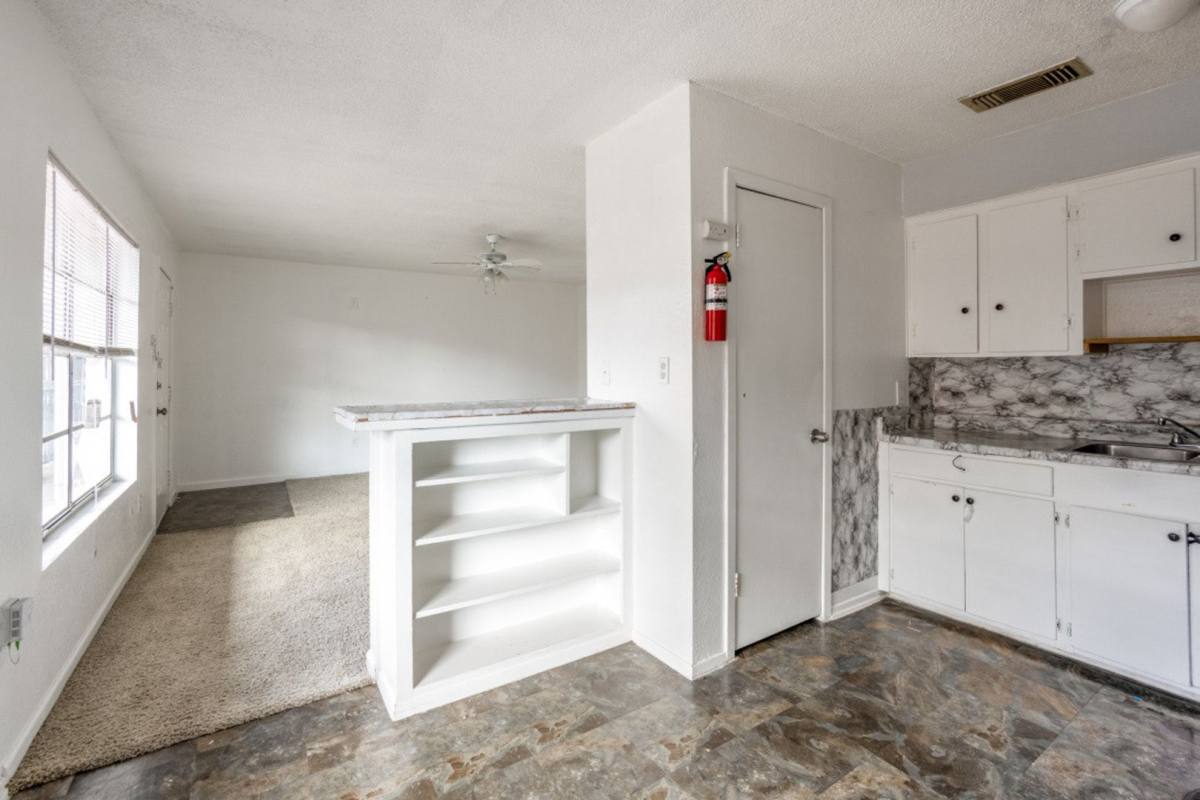 Apartment for rent at 1711 Wichita St, Houston, TX 77004