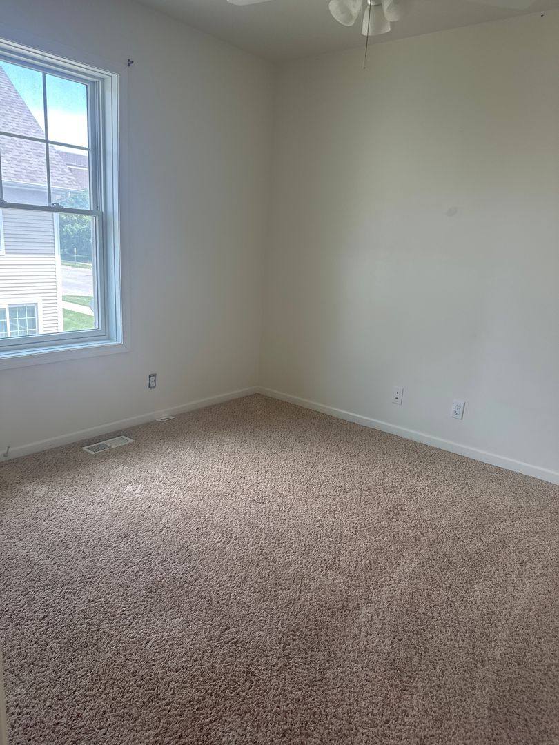 Townhouse for rent at 324 N 10th St, Fort Dodge, IA 50501