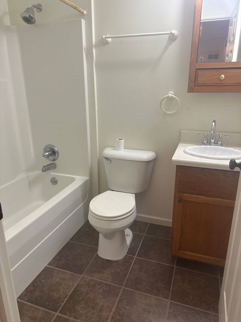 Townhouse for rent at 324 N 10th St, Fort Dodge, IA 50501