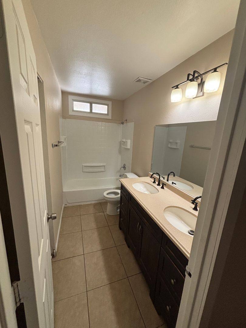 House for rent at 5220 N 68th Ave, Glendale, AZ 85303