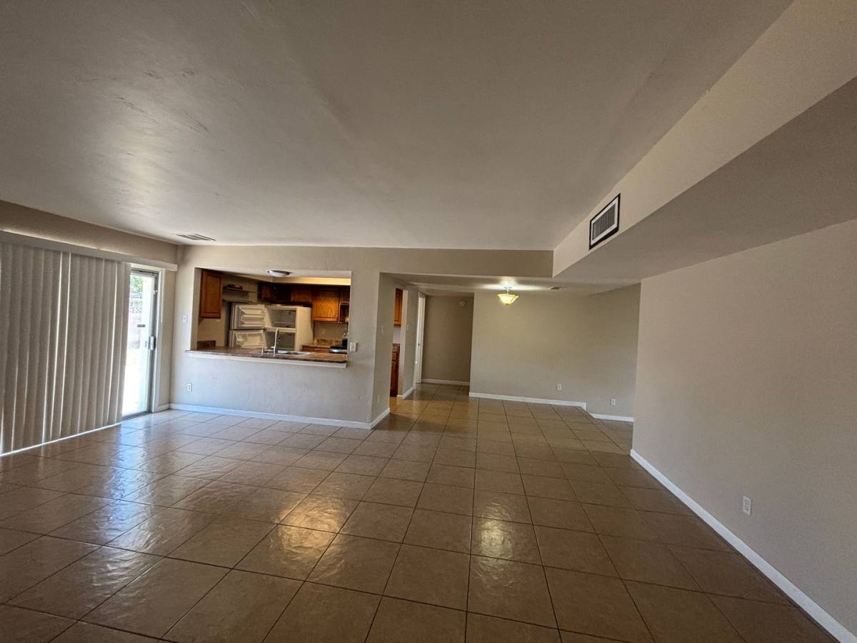 House for rent at 5220 N 68th Ave, Glendale, AZ 85303