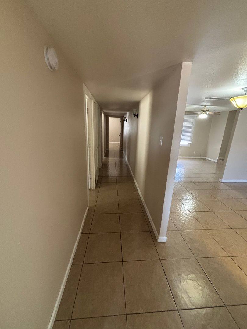House for rent at 5220 N 68th Ave, Glendale, AZ 85303