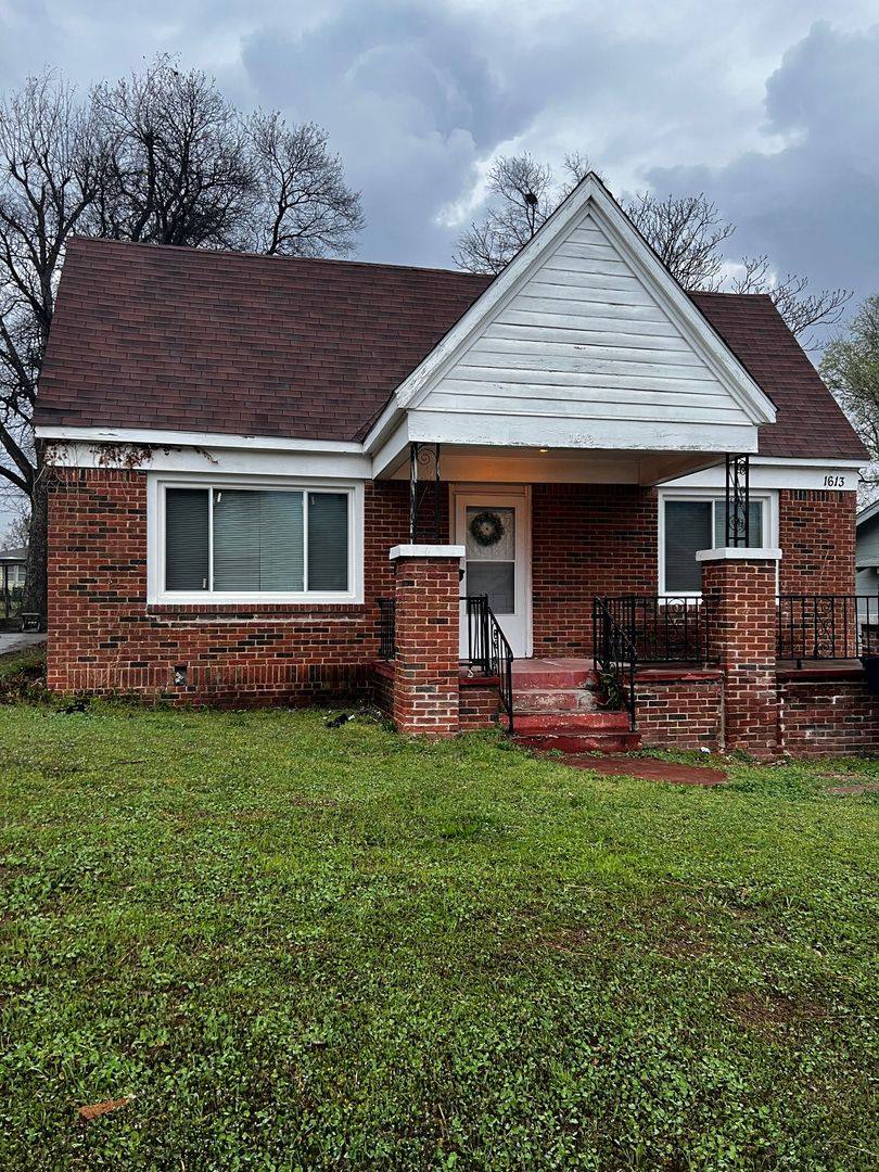 House for rent at 1613 E Park Place, Oklahoma City, OK 73117