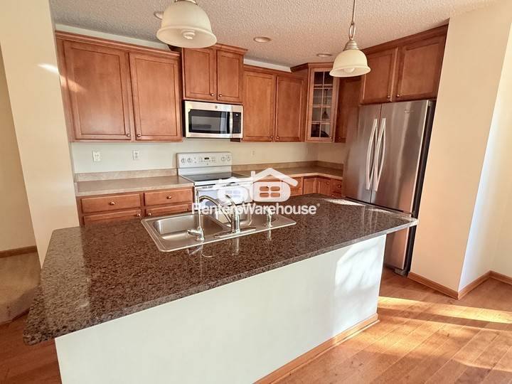 Townhouse for rent at 15375 60th Ave N, Minneapolis, MN 55446