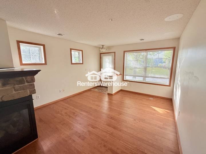 Townhouse for rent at 15375 60th Ave N, Minneapolis, MN 55446