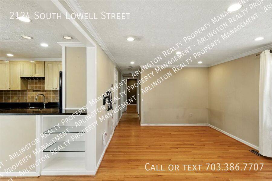 House for rent at 2124 S Lowell St, Arlington, VA 22204