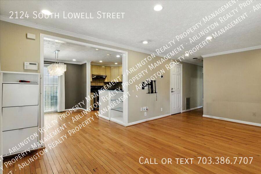 House for rent at 2124 S Lowell St, Arlington, VA 22204