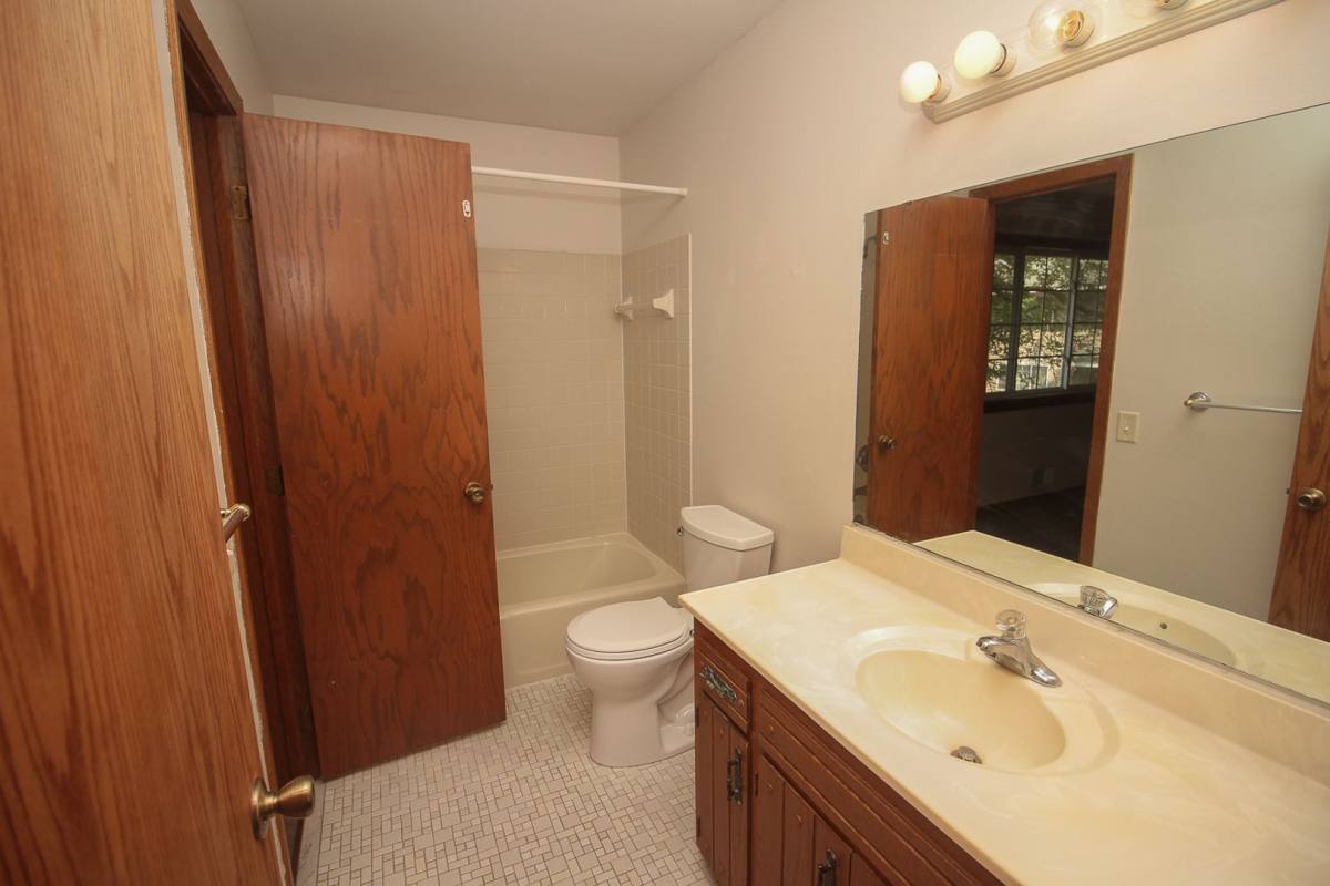 Townhouse for rent at 3524 County Rd, Minnetonka, MN 55345